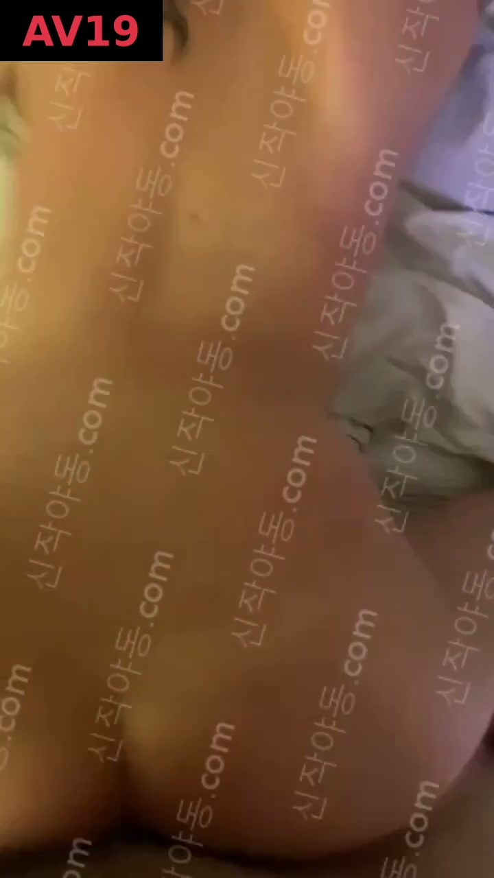 밖에서도 빨아주는 여친