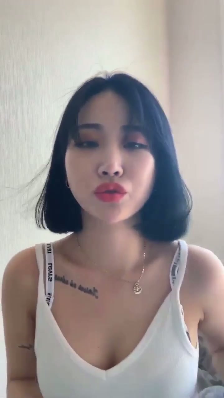 팝콘에서 젖 한번 까고 사라져버린 존예 뉴비녀